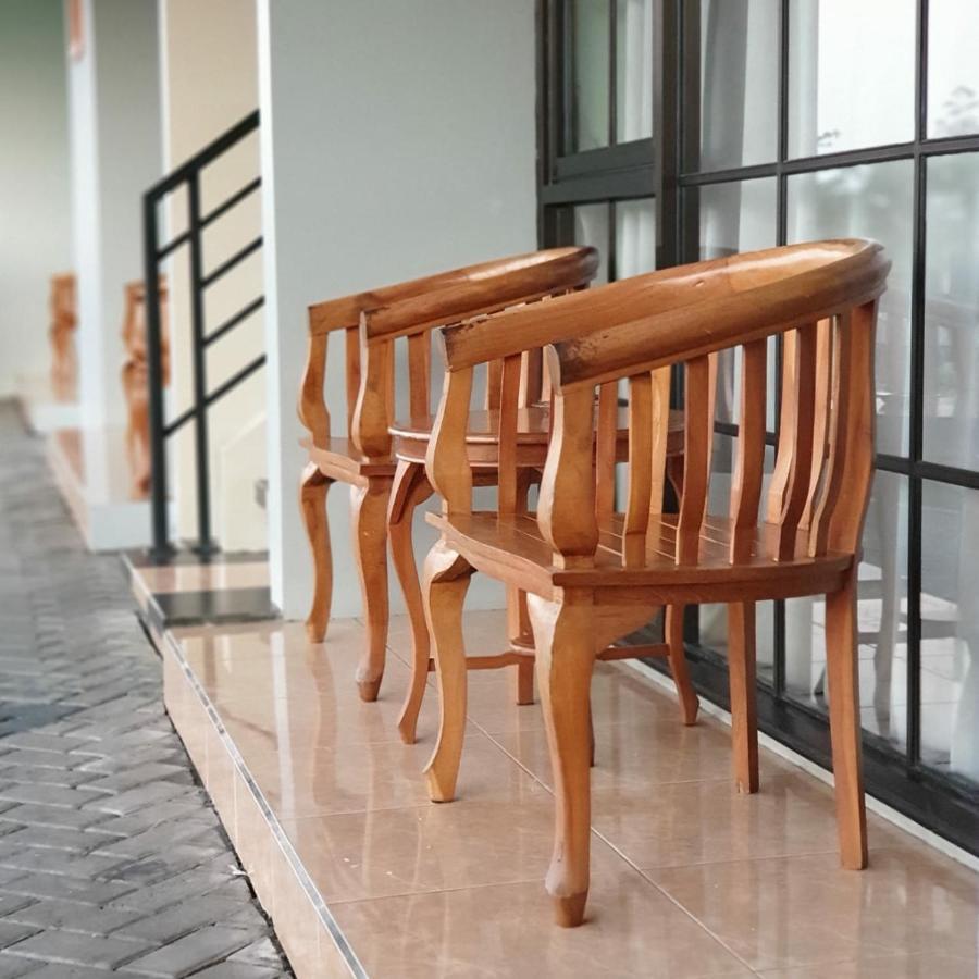 Hotel Griya Wijaya Ambarawa Exterior photo